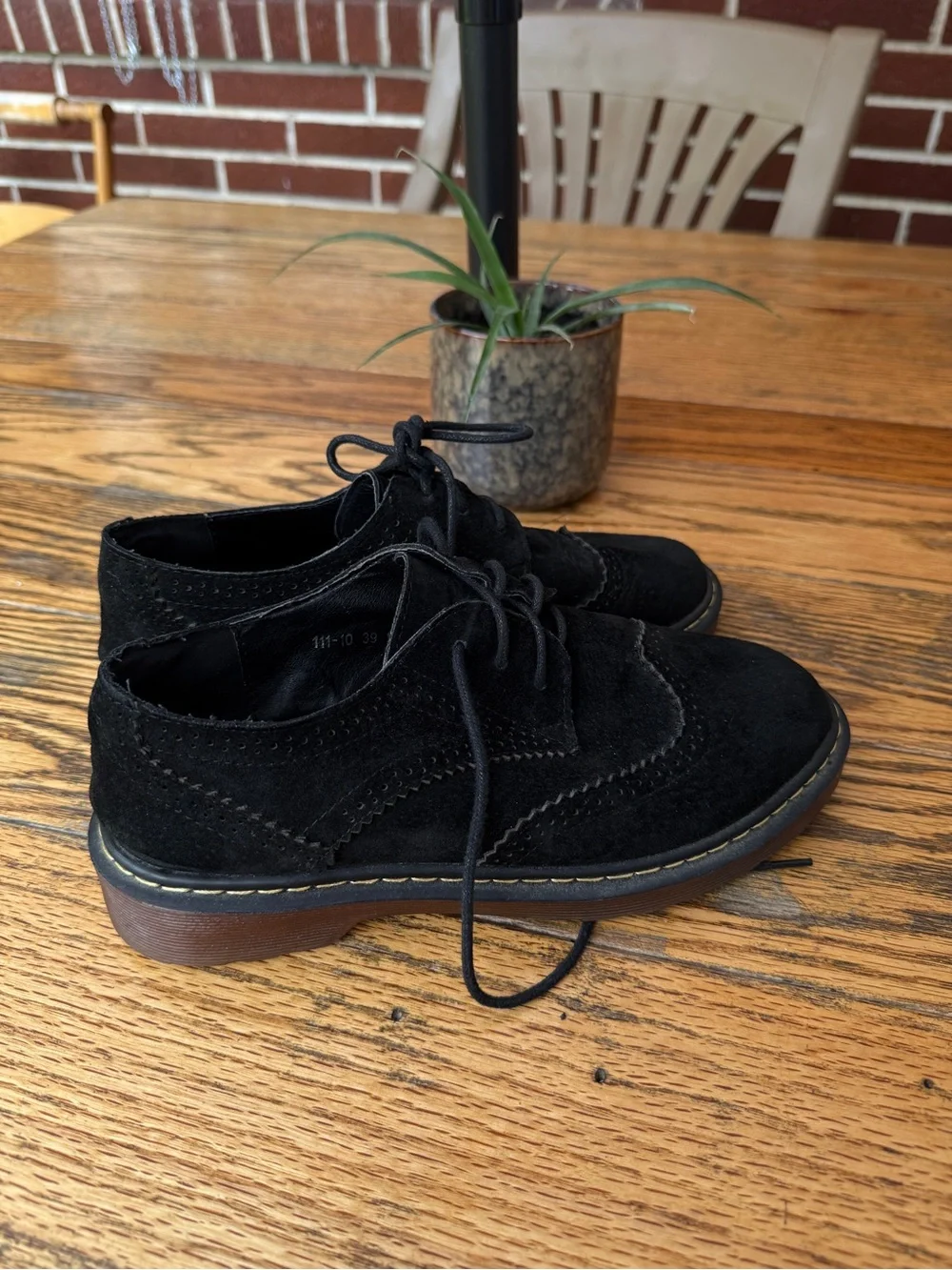 Black Suede Lace Up Rubber Sole Oxford Shoes size 39 / 24.5 centimeters